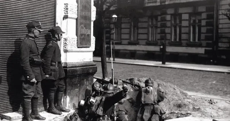 Społeczne napięcia w Warszawie